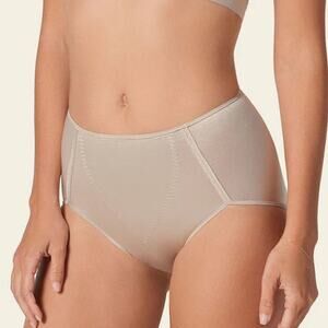 Leonisa Extra High-Waisted Sheer Bottom Sculpting Shaper Panty Nude M NWT